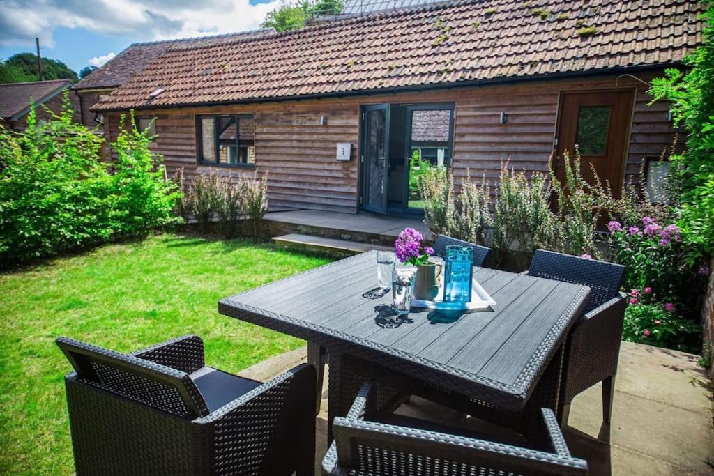 Cosy Cottage On Banks Of River Wye Foy Екстер'єр фото