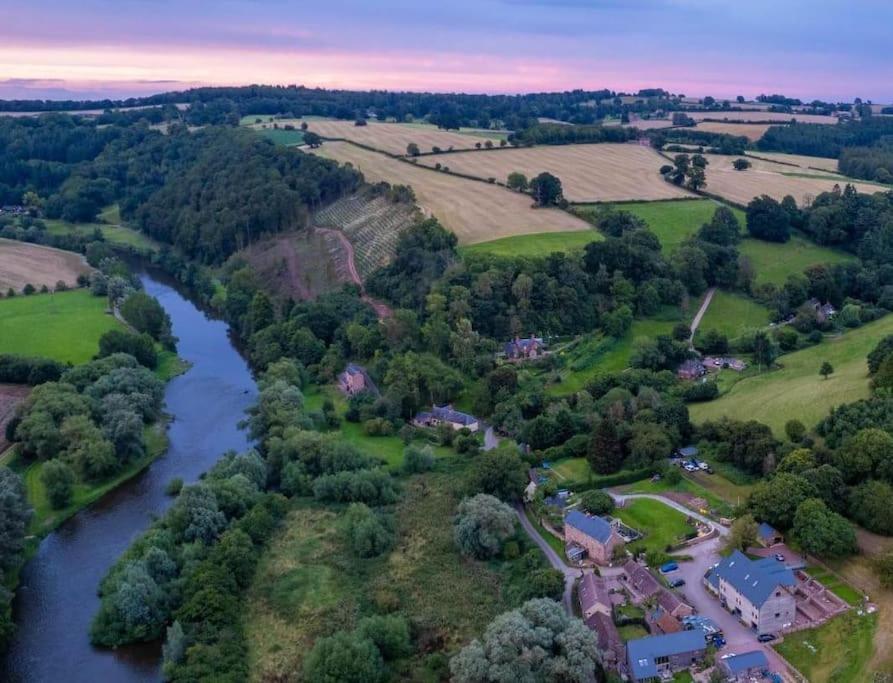 Cosy Cottage On Banks Of River Wye Foy Екстер'єр фото